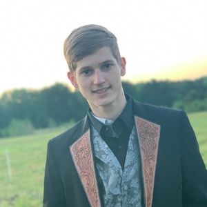 Meet your Posher, Skyler